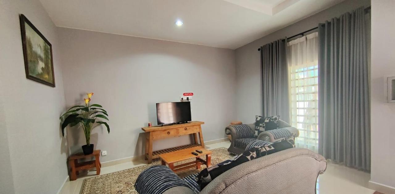 Homestay Roma Suite Куала-Тренгану Екстер'єр фото